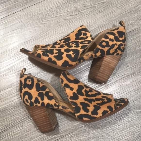 Lucky Brand “LK-JUNAI” Leopard Print stacked Heel Peep Toe Heels size 5.5 - Picture 1 of 9